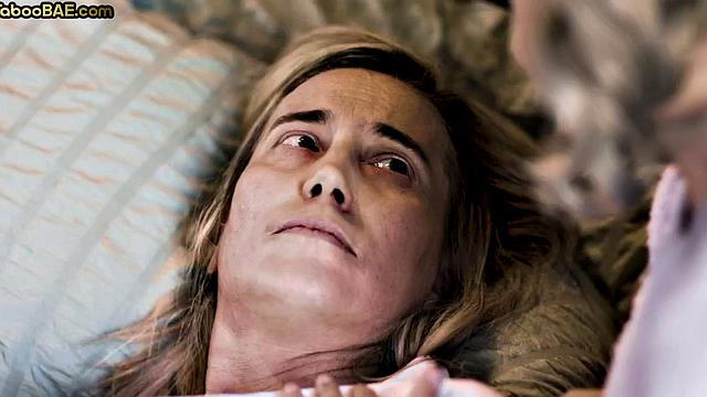 Petite cutie cockriding her man