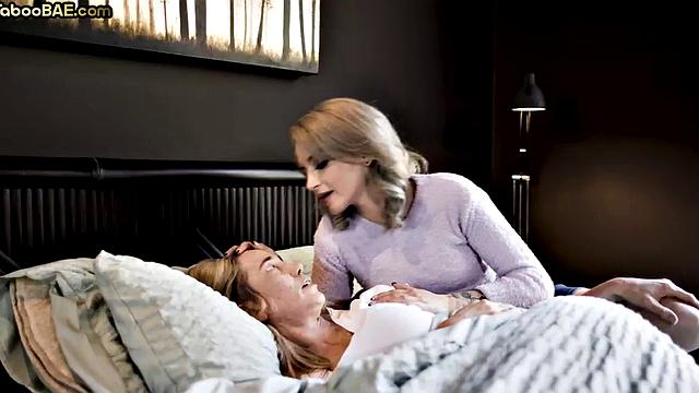 Petite cutie cockriding her man