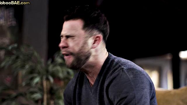 Petite cutie cockriding her man