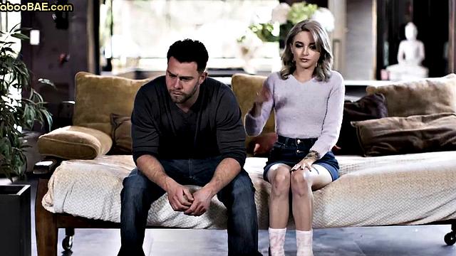 Petite cutie cockriding her man