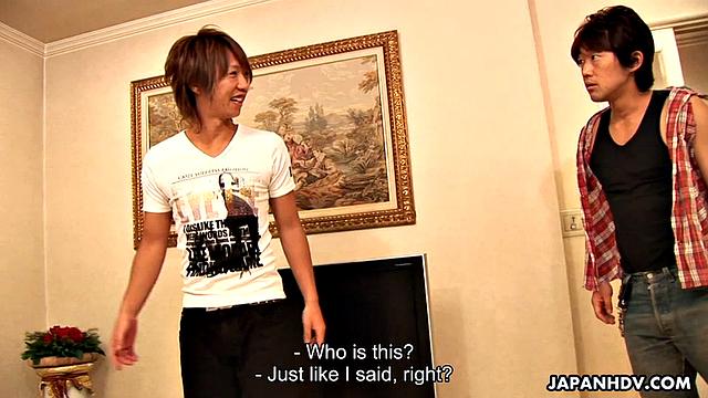 Iori Mizuki dominated in threesome sex