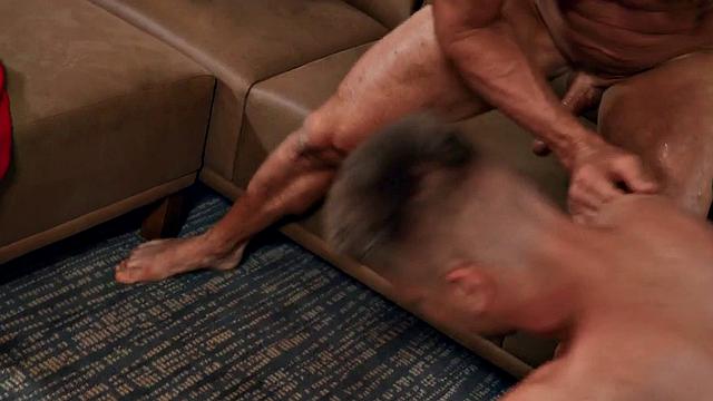 Twink enjoys bareback anal with muscled sugardaddy