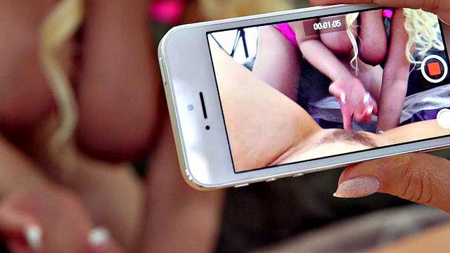 Close Encounter: Sheridan Love and Holly Brooks