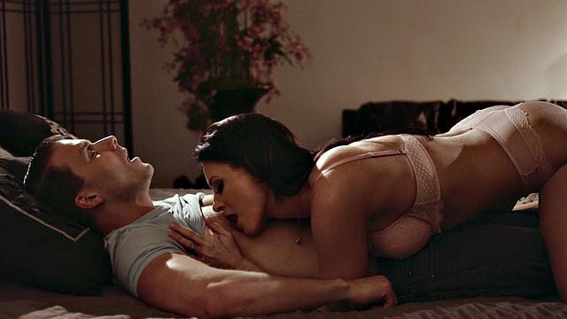 Cockhungry Stepmommy rammed in doggystyle by Stepson