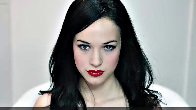 Alexis Knapp sex