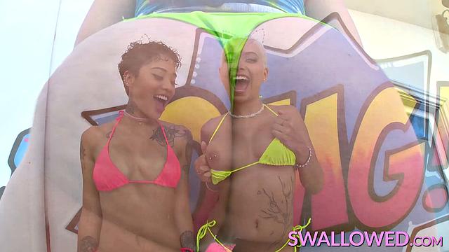 Sexy Teamwork with Ivy and Sadie