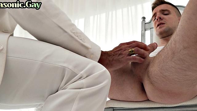 Submissive toyed n jerked by Mason in religious session