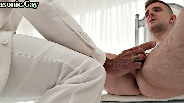 Submissive toyed n jerked by Mason in religious session