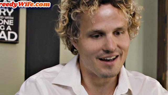 Stunning wife gets pussybanged by hubby