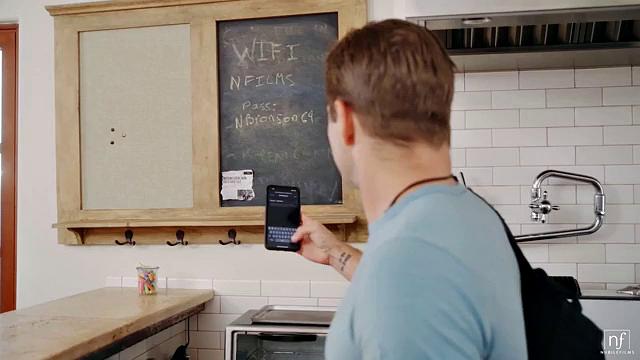 горячая призрачная Аллина трахает нового жильца как надо