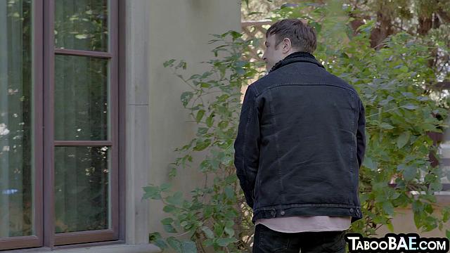 Hairy babe gets pussybanged by lover