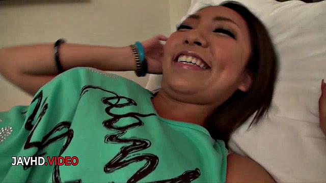 Naughty Japanese babe Hikari vraves Asian blowjob fun