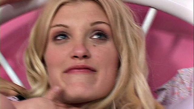 Little April licks pussy in lesbian girl on girl action