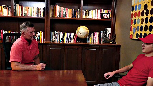 Daddybottom barebacked by skinny twink in the office