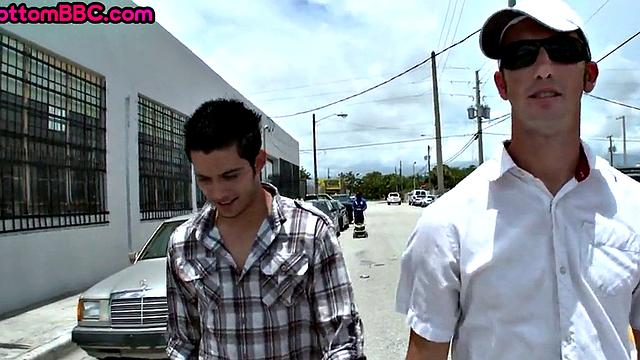 Nubian amateur public fucked after outdoor BJ in threesome