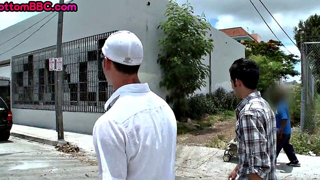 Nubian amateur public fucked after outdoor BJ in threesome