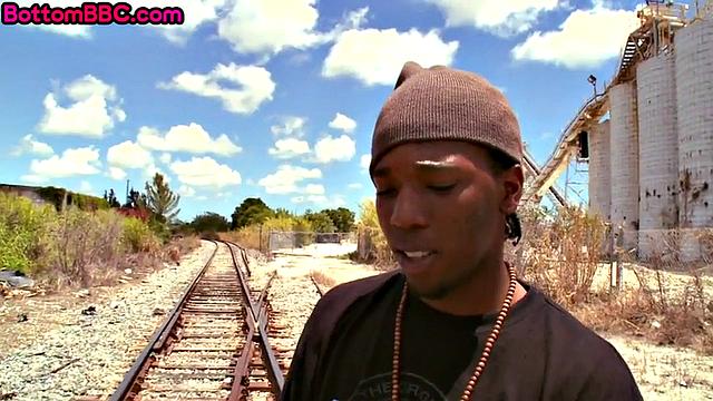 Public ebony guy loves dicksucking