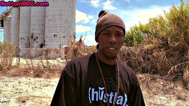 Public ebony guy loves dicksucking