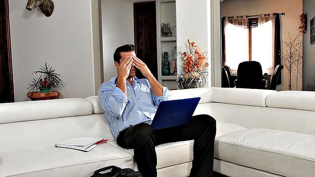 Petite Pussy Of All Natural Jasmine Grey Gets Deeply Impaled On a Hard Cock