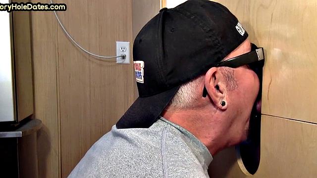 Cum-loving gloryhole DILF sucks cock in homemade video