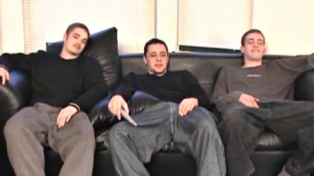 Amateur Threesome Suck