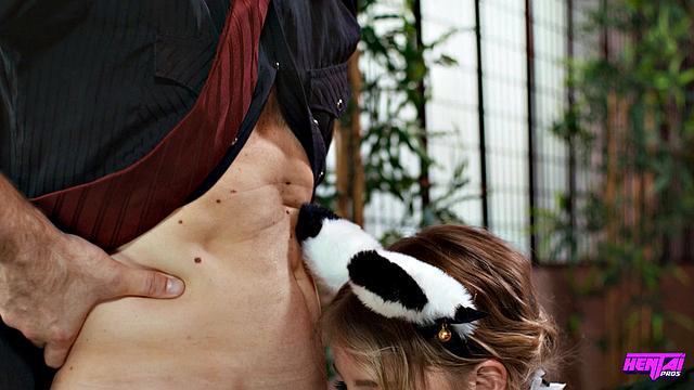 Официантка Melody Marks дрочит и трахается с клиентами в ресторане за щедрые чаевые от Chad Alva, Lucky Fate и Jay Smooth.