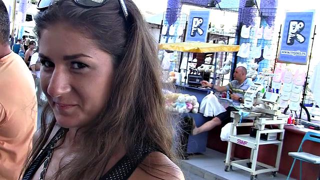 Hot amateur couple enjoys a blowjob on vacation