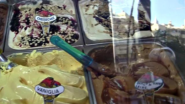 Hot amateur couple enjoys a blowjob on vacation