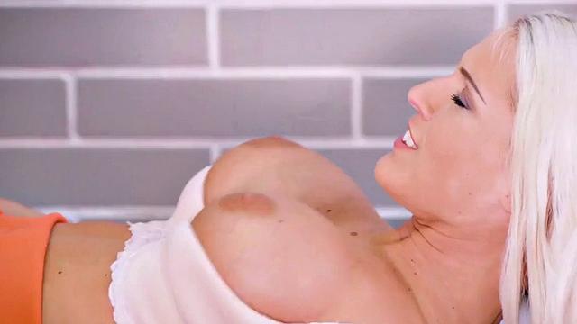 Office MILF enjoys fucking hardcore in wet pussy hole