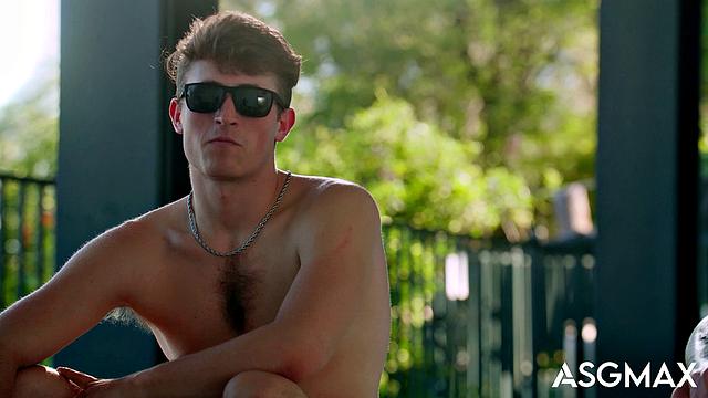 кадо взрывает атмосферу и устраивает жёсткую движуху в доме