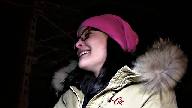 Glass-wearing brunette gets pounded outdoors while wearing glasses