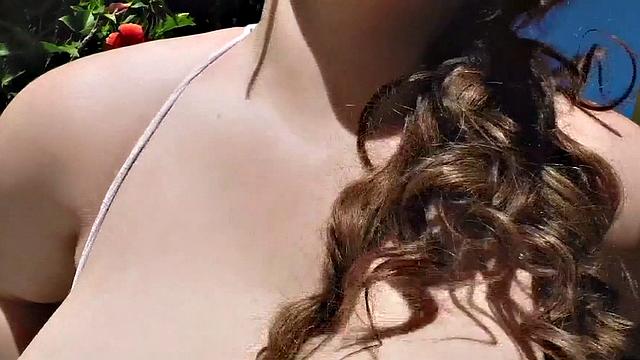 лавина устала от тренажёров, раздеваться ей интереснее