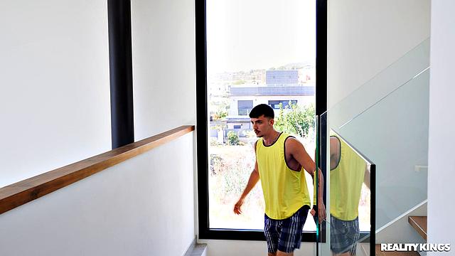 Roommate Swoops On Girlfriend