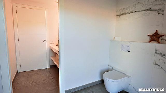 Roommate Swoops On Girlfriend