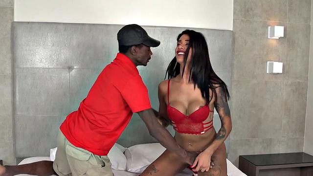 Booty Trans Latina got analfucked by BBC lover on bed