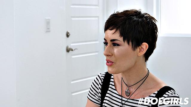 Tits & pussy for lunch