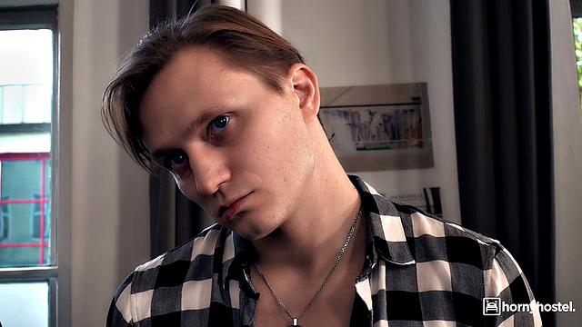 Hot blonde has sex with stranger