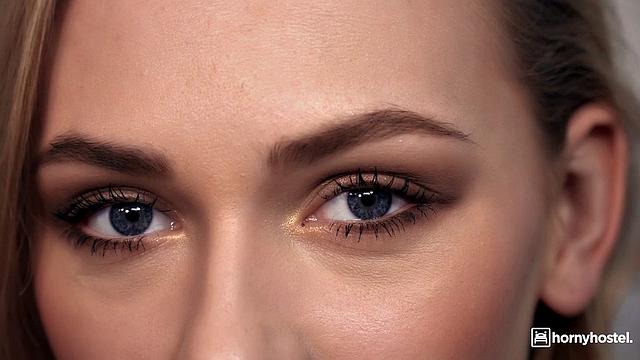 Hot blonde has sex with stranger