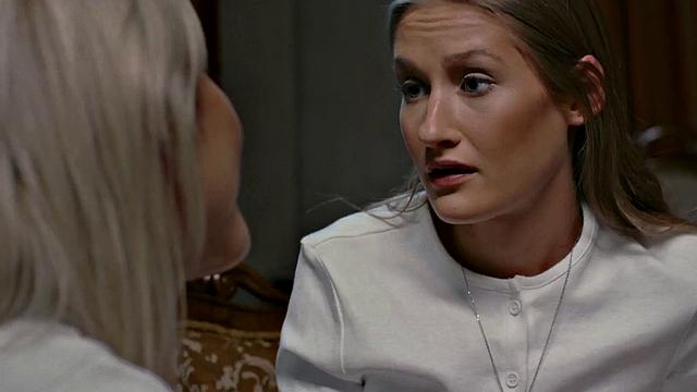 Les babe fingering asshole and pussy before sixtynining