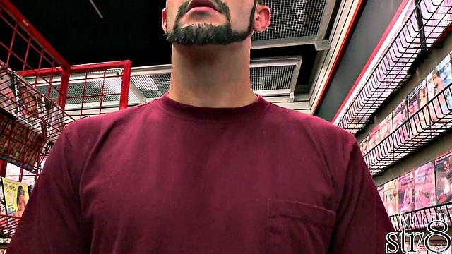 Real straight guy fooled at the gloryhole