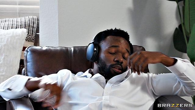 Sneaky Oily Bouncing Babe