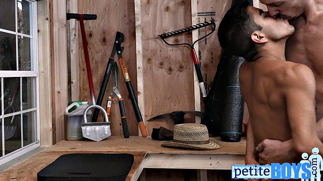 Hispanic twink bending for taller lover