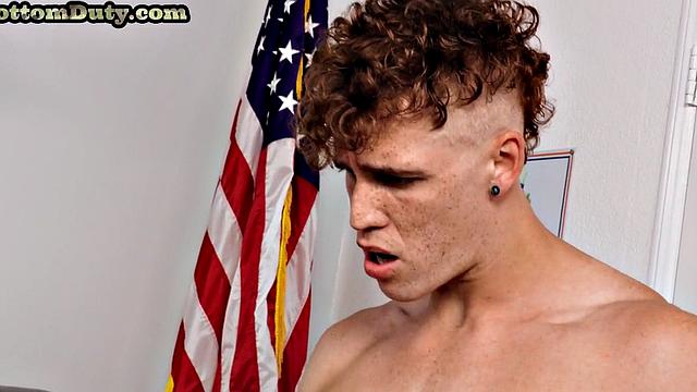 Army studs enjoy bareback anal sex in dormitory