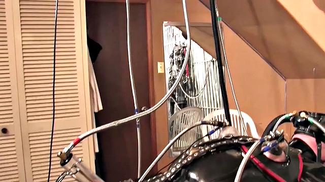 начальница связывает секретаршу и устраивает жесткий разгон в офисе