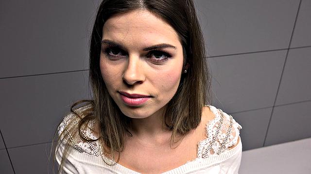 Security Guard Fucks a Hot Beauty