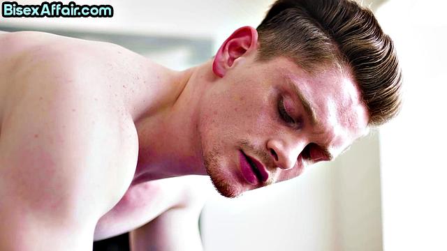 Cockhungry babe pounded in bi 3some