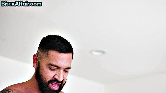 Cockhungry babe pounded in bi 3some