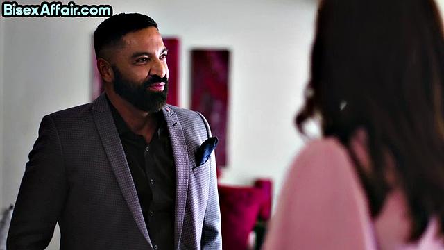 Cockhungry babe pounded in bi 3some