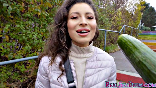 Picked-up beauty got pussysmashed