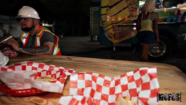 монника сьерра разносит вагину в фургоне с джонни лавом